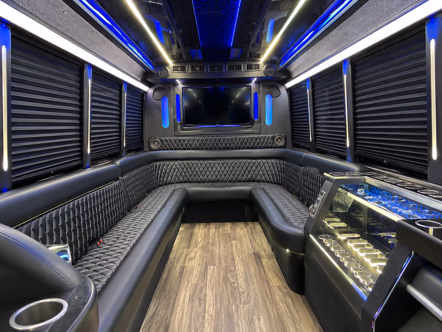 jacksonville corporate retreat shuttle bus rentals